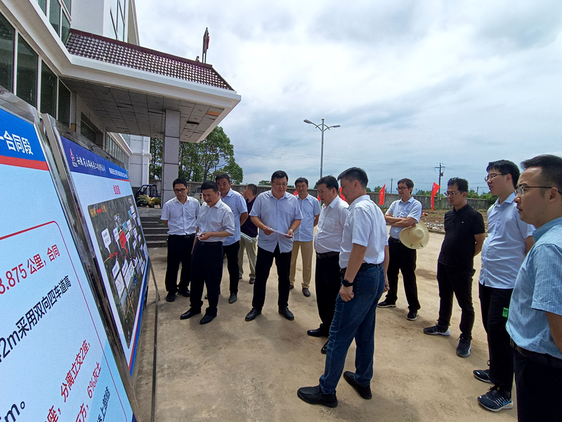 省鐵投公司副總經(jīng)理、蕪銅公路公司、皖江公司董事長劉允超一行到銅商高速項(xiàng)目調(diào)研指導(dǎo)工作1
